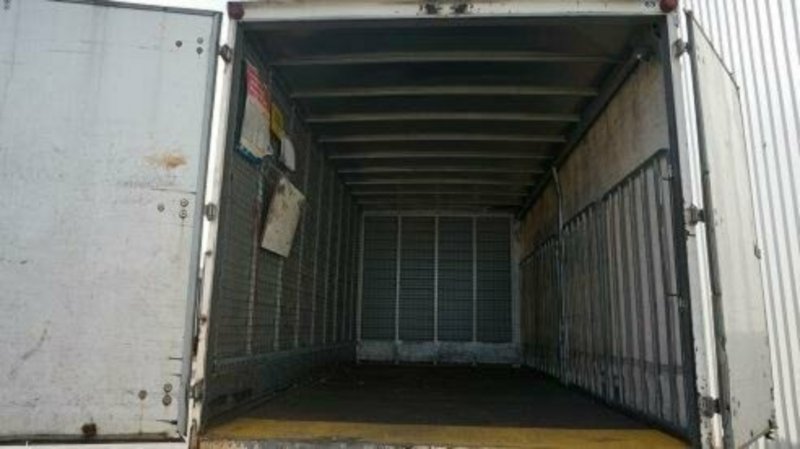 2002 MITSUBISHI FIGHTER