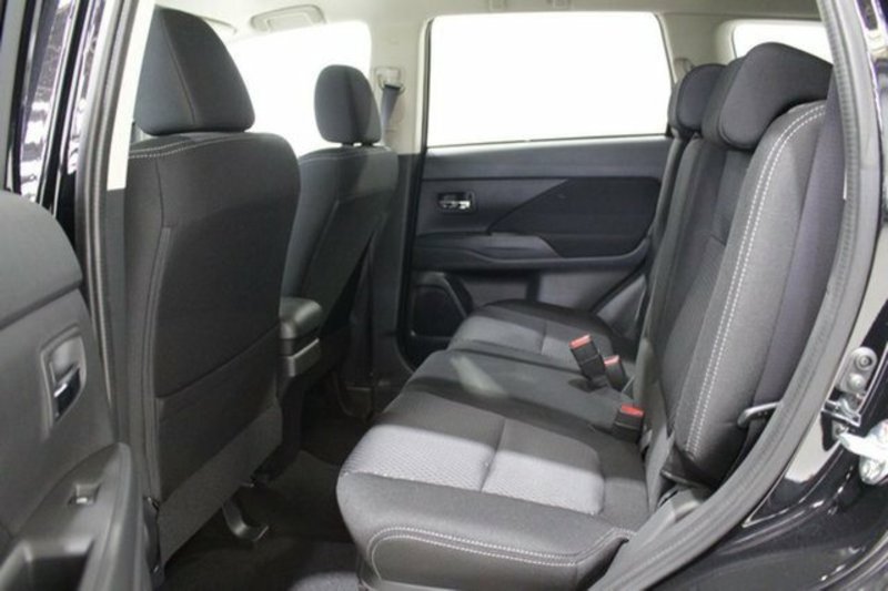 2016 MITSUBISHI OUTLANDER LS SAFETY PACK (4x4) 7 SEATS ZK MY17