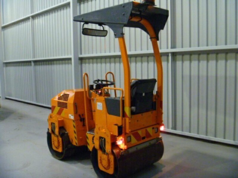 2002 Bomag BW100