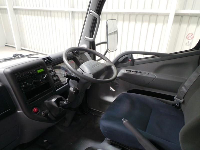 2010 FUSO CANTER PANTECH