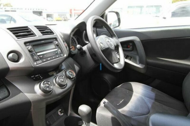 2010 TOYOTA RAV4 CV