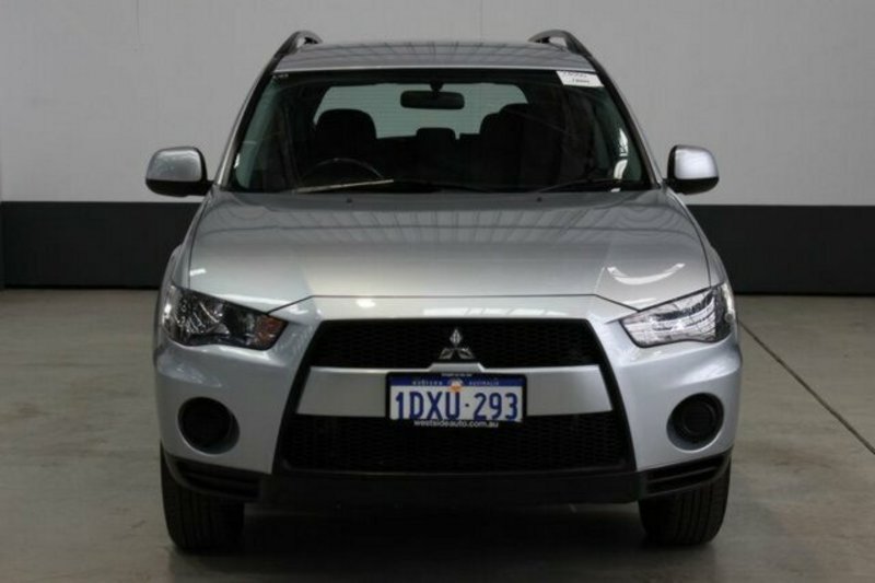 2011 MITSUBISHI OUTLANDER LS ZH MY12