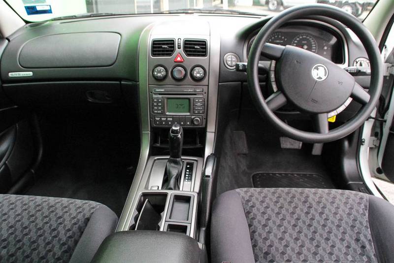 2002 HOLDEN COMMODORE EXECUTIVE VY
