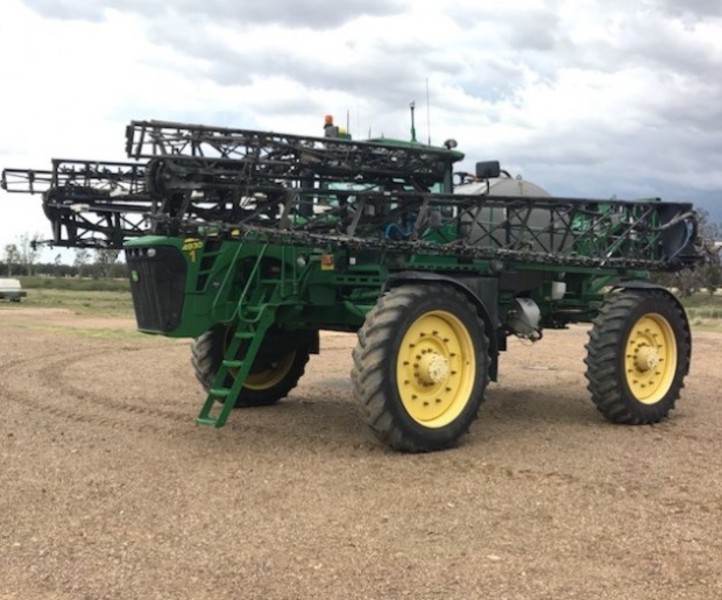 JOHN DEERE 4930 Sprayer
