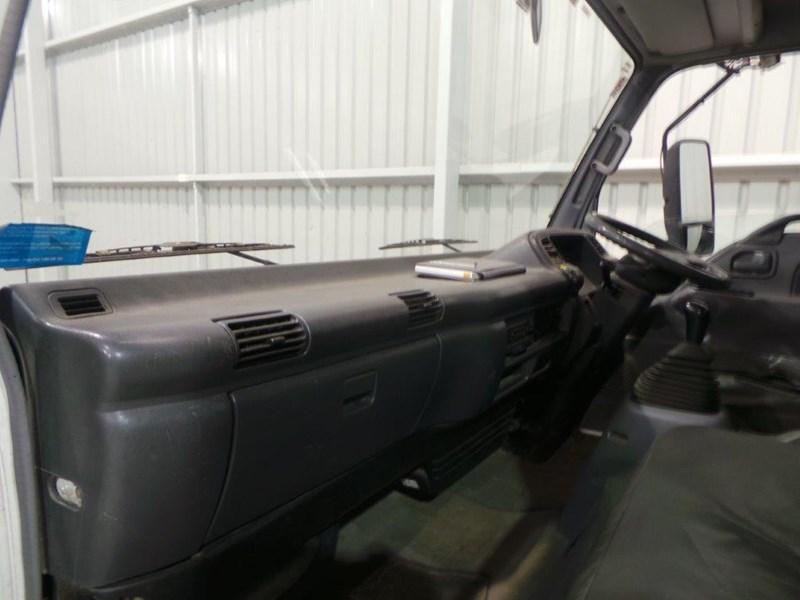 2006 ISUZU NPR400