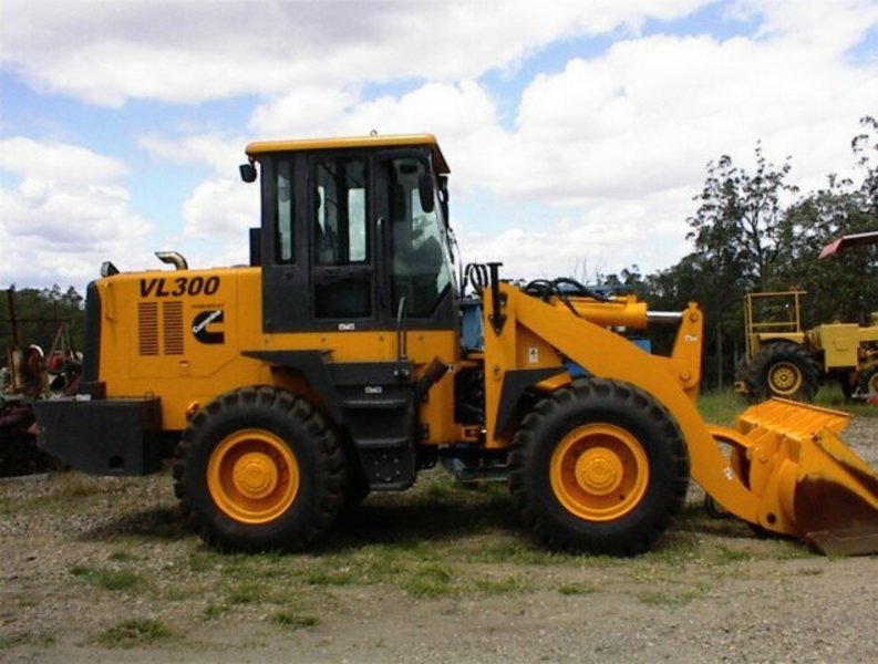 2012 VICTORY VL300 loader