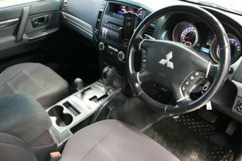 2011 MITSUBISHI PAJERO GLX LWB (4x4) NW MY12