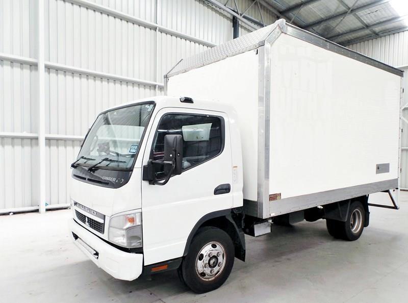 2010 FUSO CANTER PANTECH