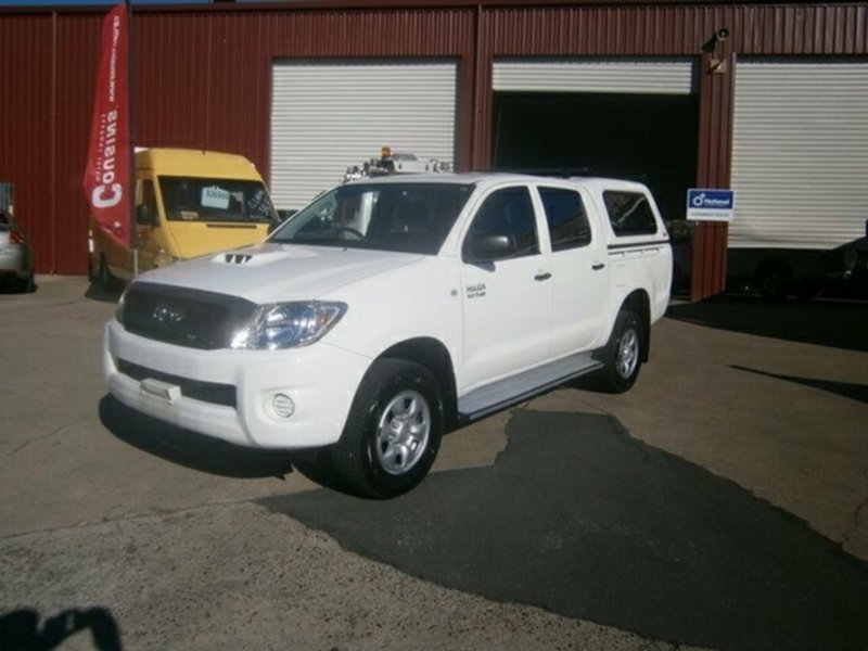 2010 TOYOTA HILUX SR Styleside