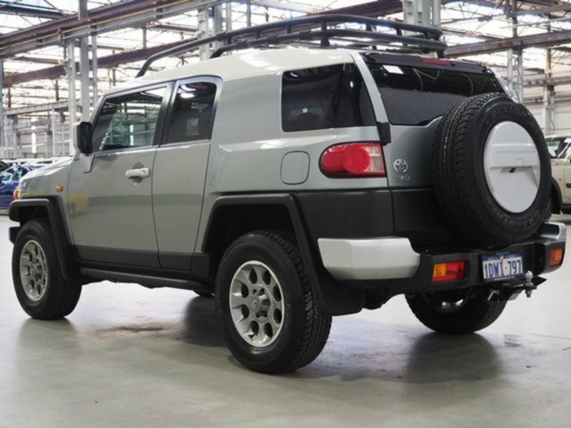 2012 TOYOTA FJ CRUISER GSJ15R