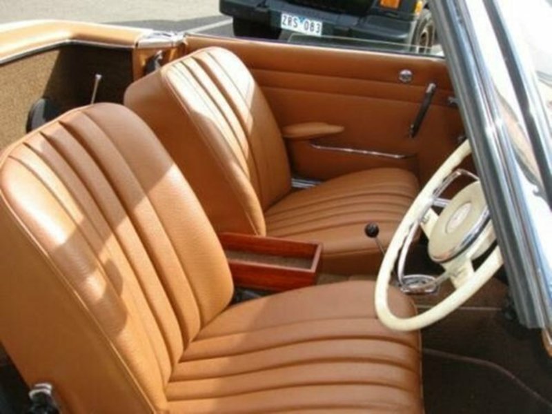 1967 MERCEDES-BENZ 250SL SL PAGODA
