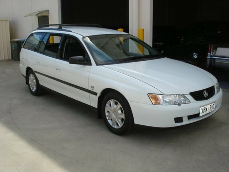 2004 HOLDEN COMMODORE EXECUTIVE VYII