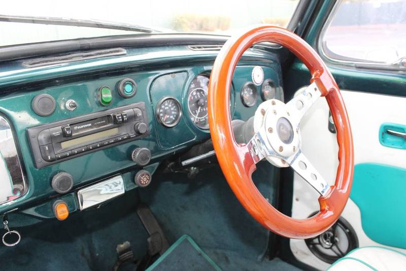 1971 VOLKSWAGEN BEETLE .