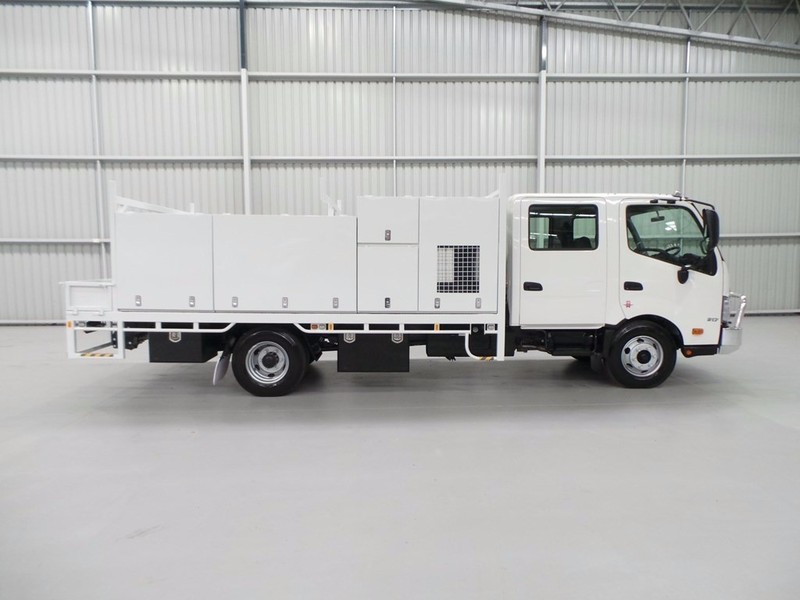 2016 HINO 917 - 300 Series 917 - 300 Series Truck