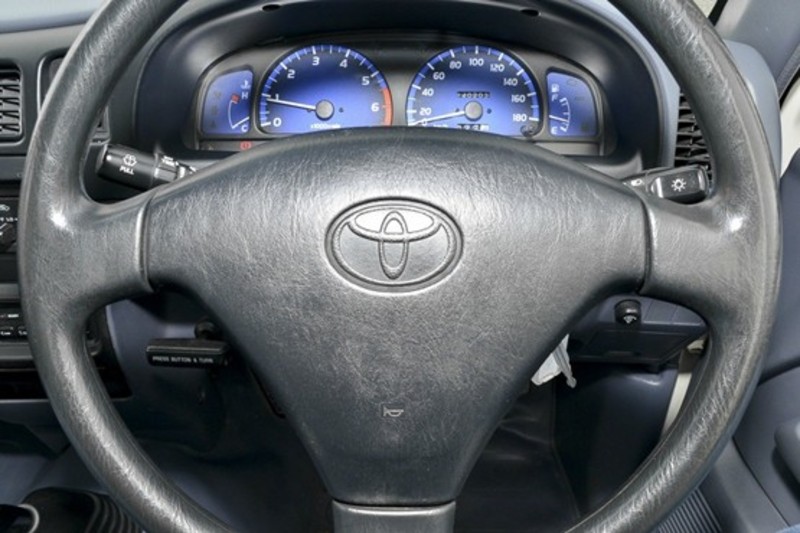 2004 TOYOTA HILUX WORKMATE RZN147R MY02