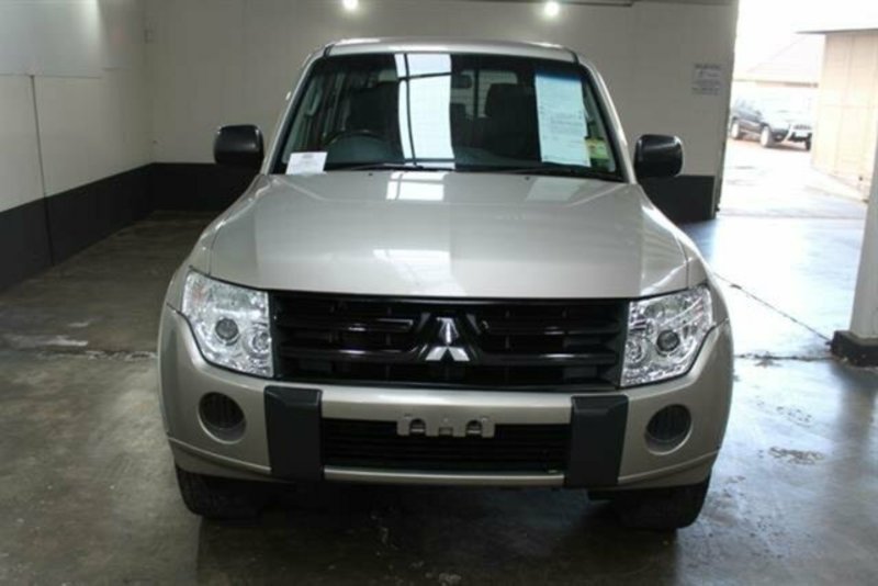 2011 MITSUBISHI PAJERO GL LWB (4x4) NT MY11