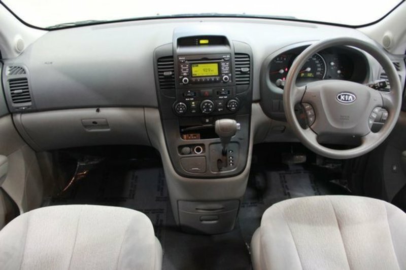 2011 KIA GRAND CARNIVAL S VQ MY12