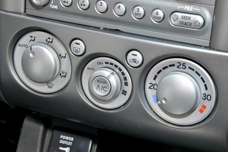 2006 MITSUBISHI 380 DB