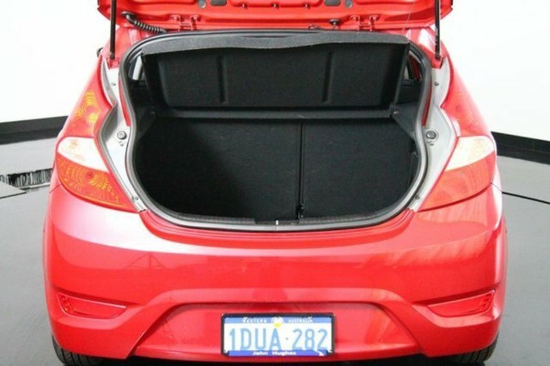 2012 HYUNDAI ACCENT ACTIVE RB