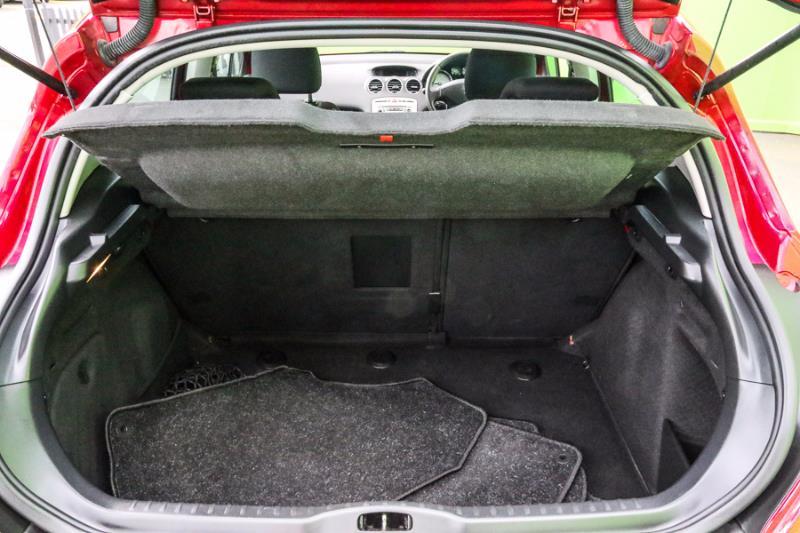 2008 PEUGEOT 308 XS HDi T7