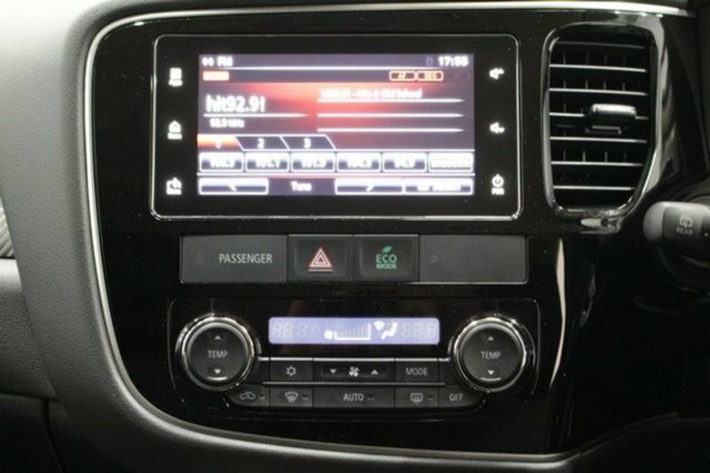 2016 MITSUBISHI OUTLANDER LS SAFETY PACK (4x4) 7 SEATS ZK MY17
