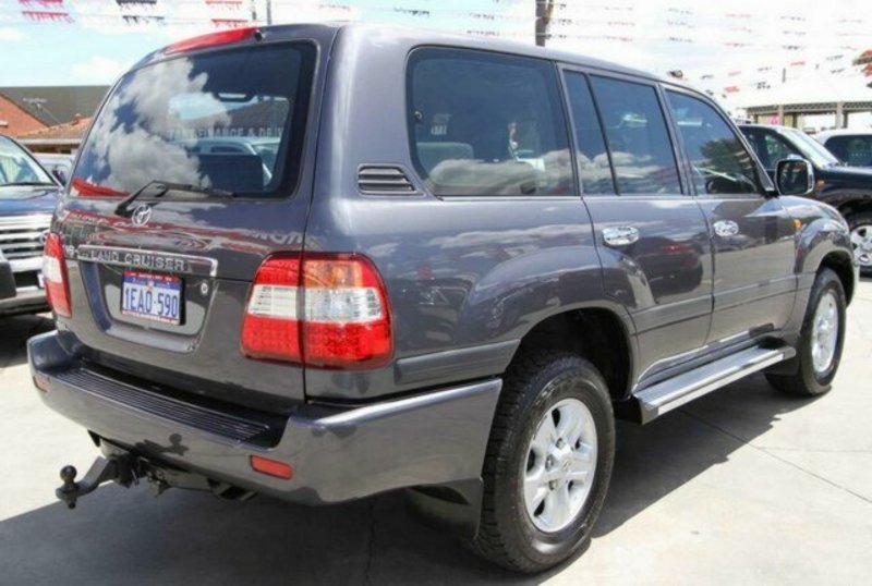 2006 TOYOTA LANDCRUISER GXL 4X4
