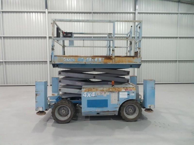 2005 GENIE GS2668RT SCISSOR LIFT