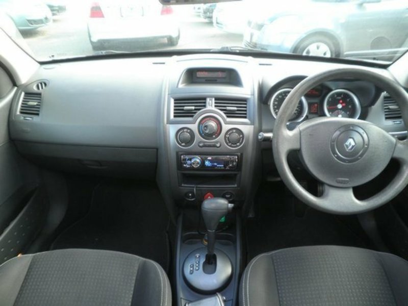 2005 RENAULT MEGANE AUTHENTIQUE X84