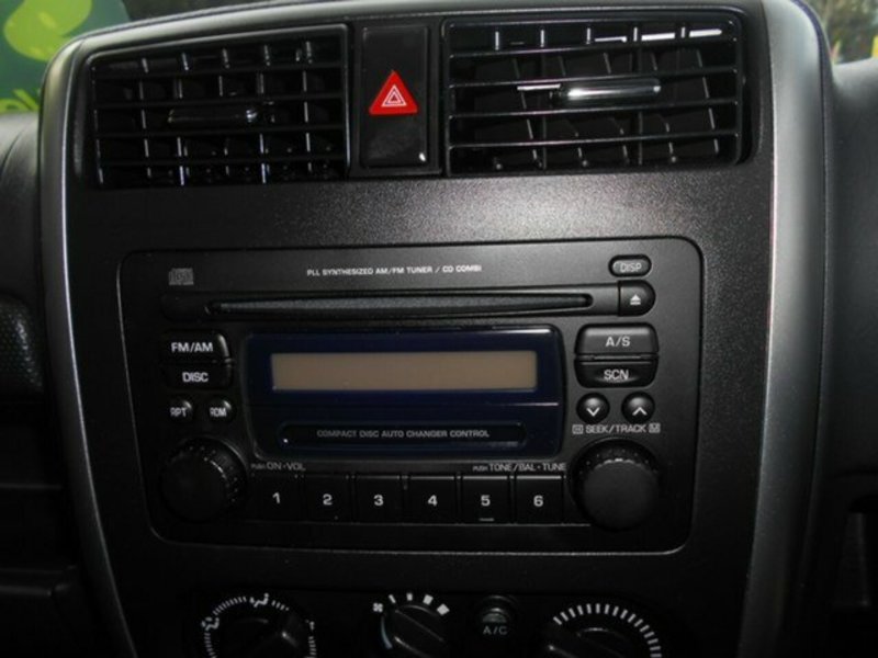 2012 SUZUKI JIMNY SIERRA (4x4)