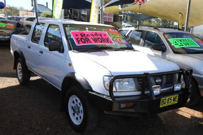2000 NISSAN NAVARA DX (4x4) D22