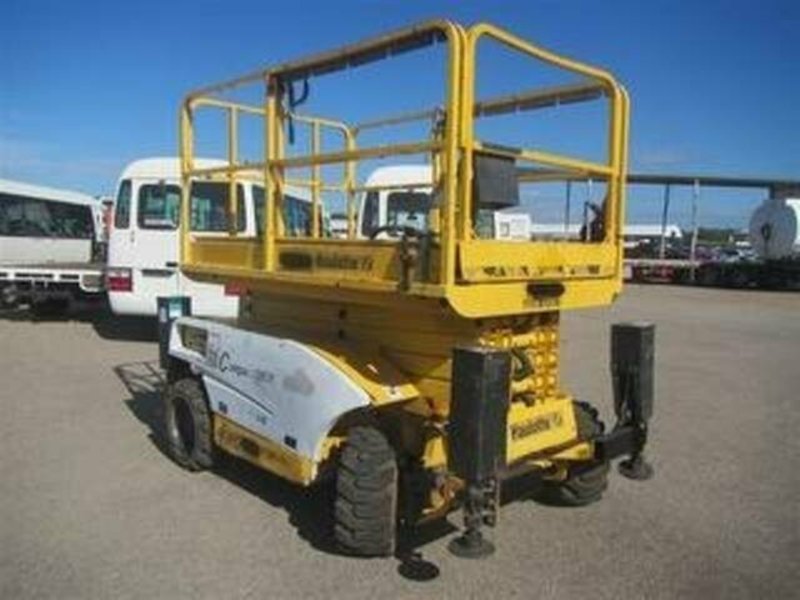 2004 HAULOTTE Compact 12Dx Scissor lift