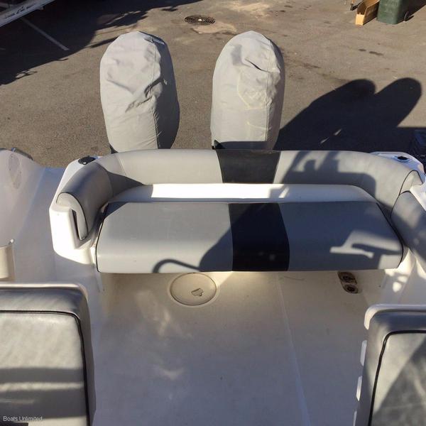 Century 2400 WALK AROUND BIG VOLUME BOAT GREAT FISHING N FAMILY