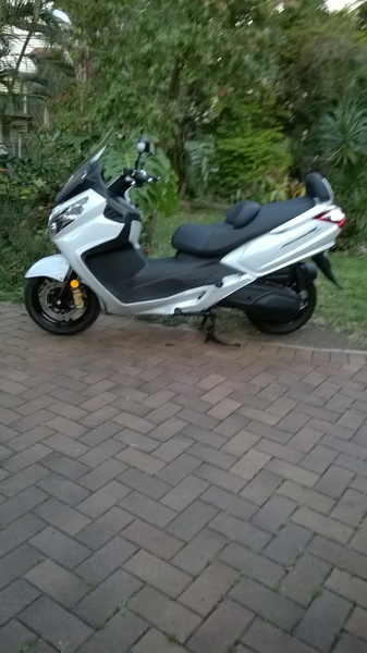 2013 SYM 400CC MAXSYM 400i