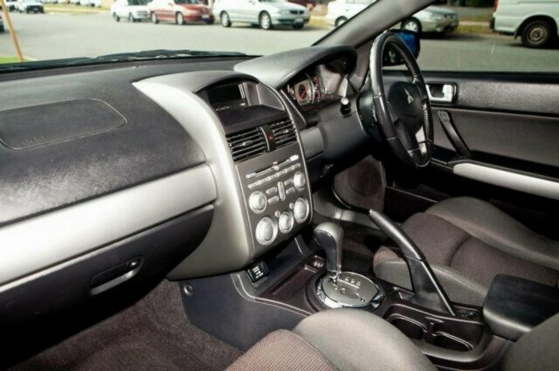2006 MITSUBISHI 380 SX DB SERIES II