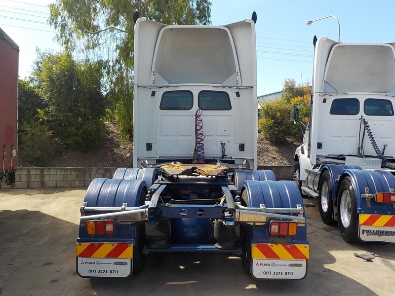 2003 STERLING LT9500 Truck