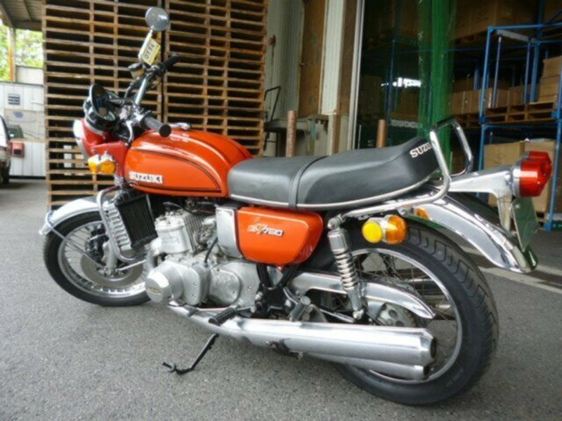 1975 SUZUKI GT750