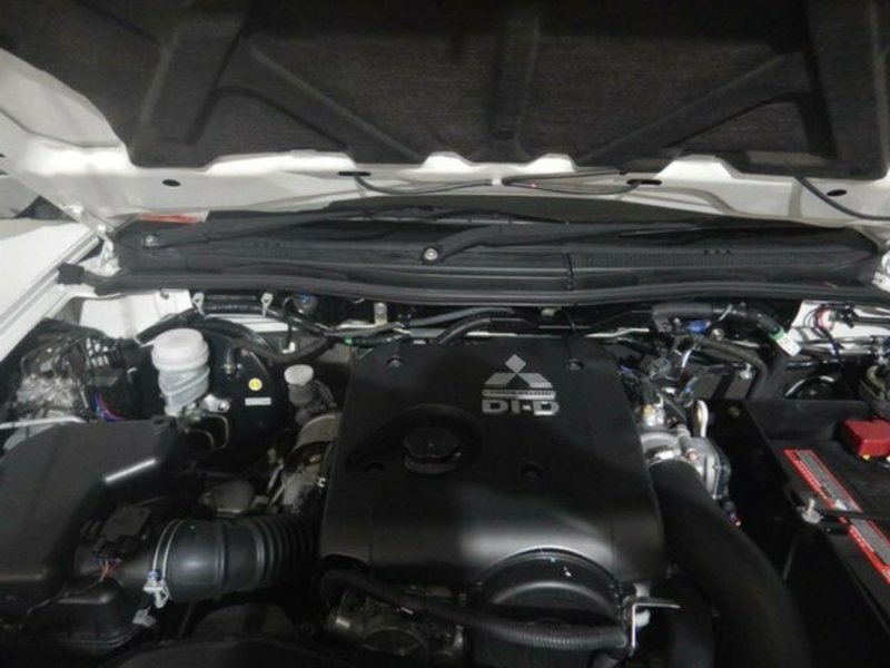2015 MITSUBISHI TRITON GLX-R (4x4) MN MY15
