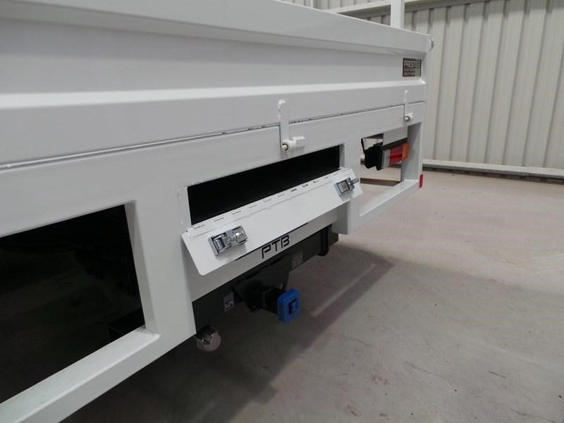 2017 FUSO Canter 615 Canter 615 Truck