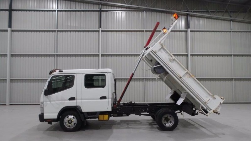 2006 FUSO Canter Canter Truck