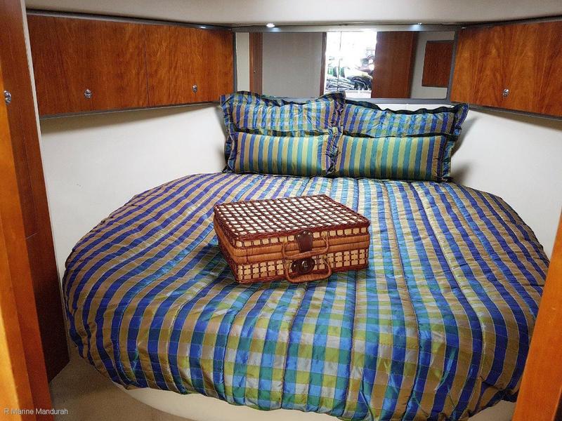 Riviera 3600 Sport Yacht ** UNDER OFFER IN 6 DAYS *** $265,500 ***