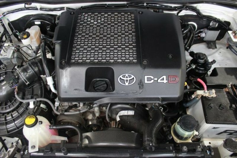 2011 TOYOTA HILUX SR (4x4) KUN26R MY11 UPGRADE