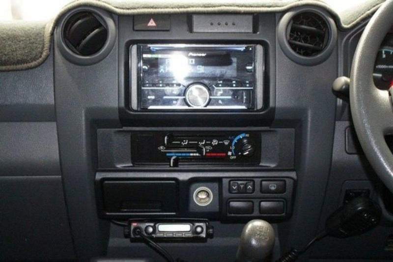 2012 TOYOTA LANDCRUISER GXL (4x4) VDJ76R MY12 UPDATE