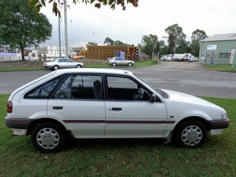 1989 FORD LASER GL KE