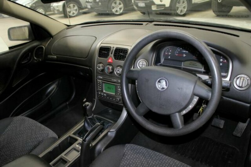 2005 HOLDEN COMMODORE ONE TONNER VZ