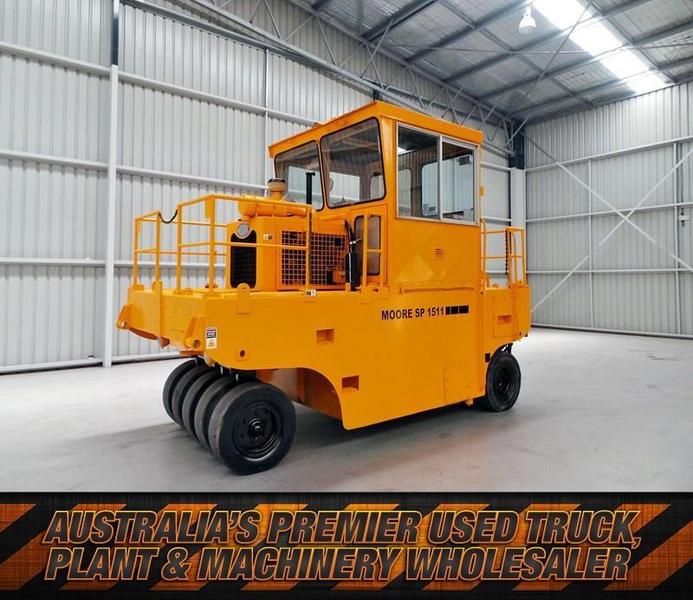 1979 MOORE SP1511 ROLLER