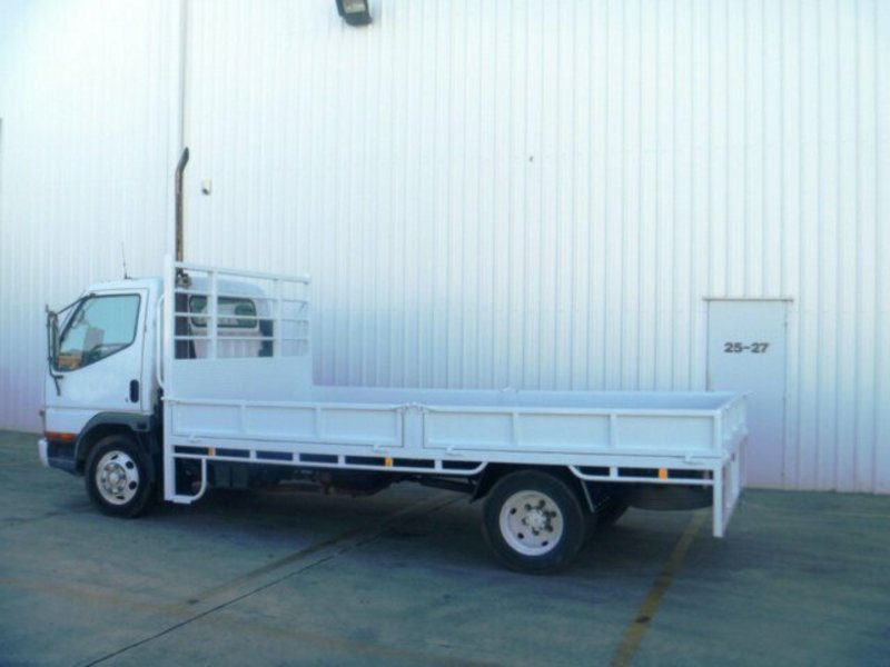 2004 MITSUBISHI CANTER