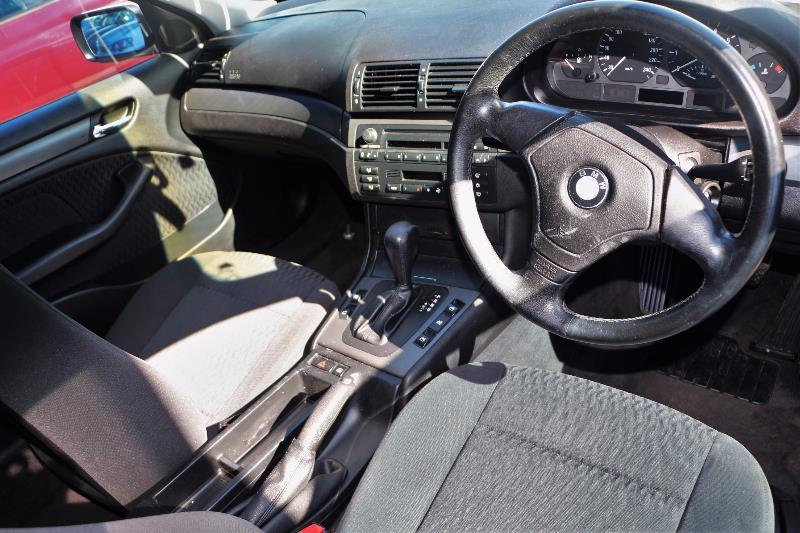 2000 BMW 318I E46