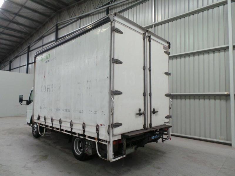 2009 FUSO CANTER