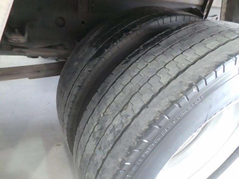 2010 ISUZU NPR200