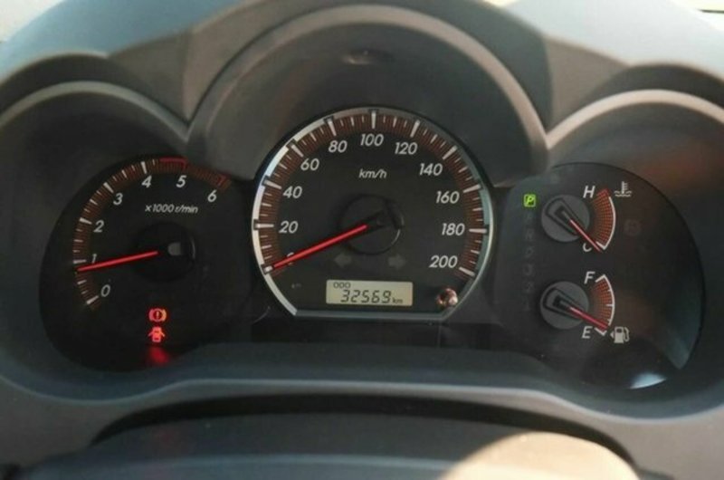 2013 TOYOTA HILUX SR5 (4x4) KUN26R MY12